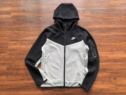 Nike Tech Fleece "Black and White"