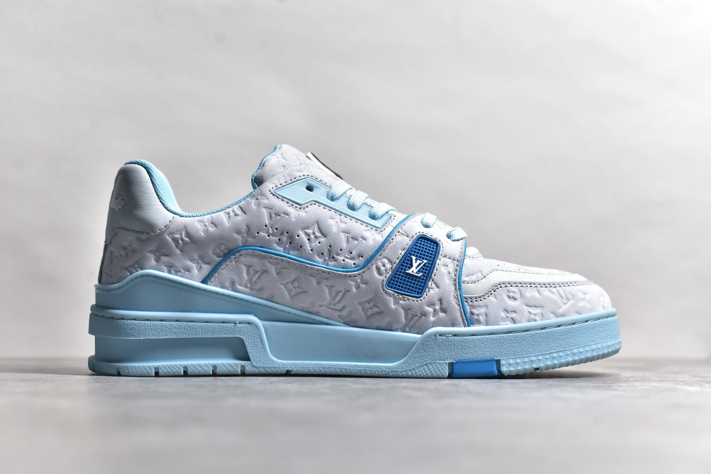 LV Trainer "Cyan and White"