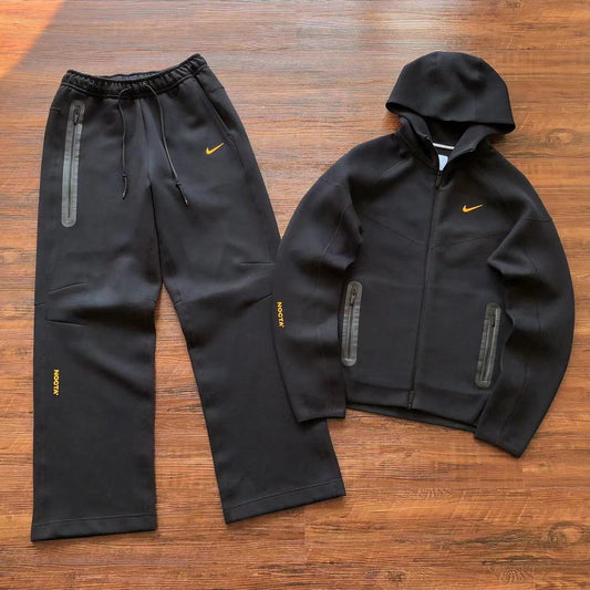 Conjunto Tech Fleece "NOCTA x Nike Black University Gold"