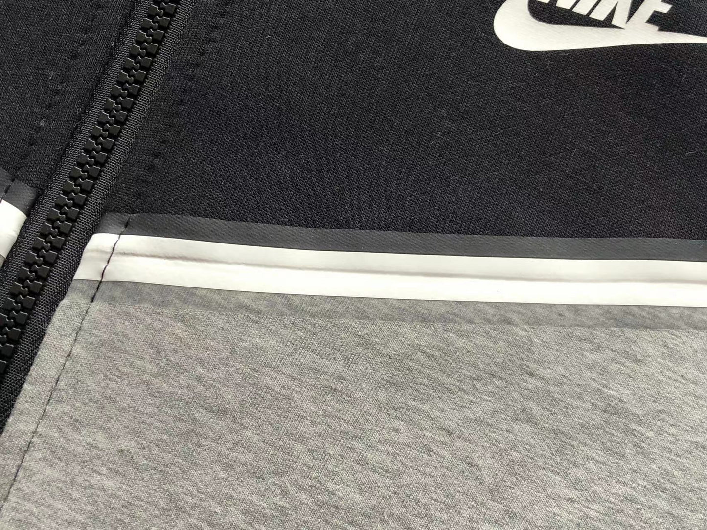 Nike Tech Fleece "Black and White"