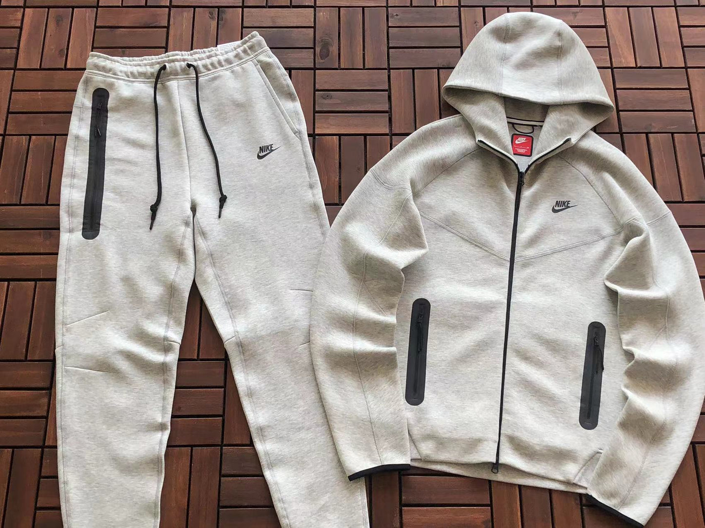 Nike Tech Fleece "Gray"