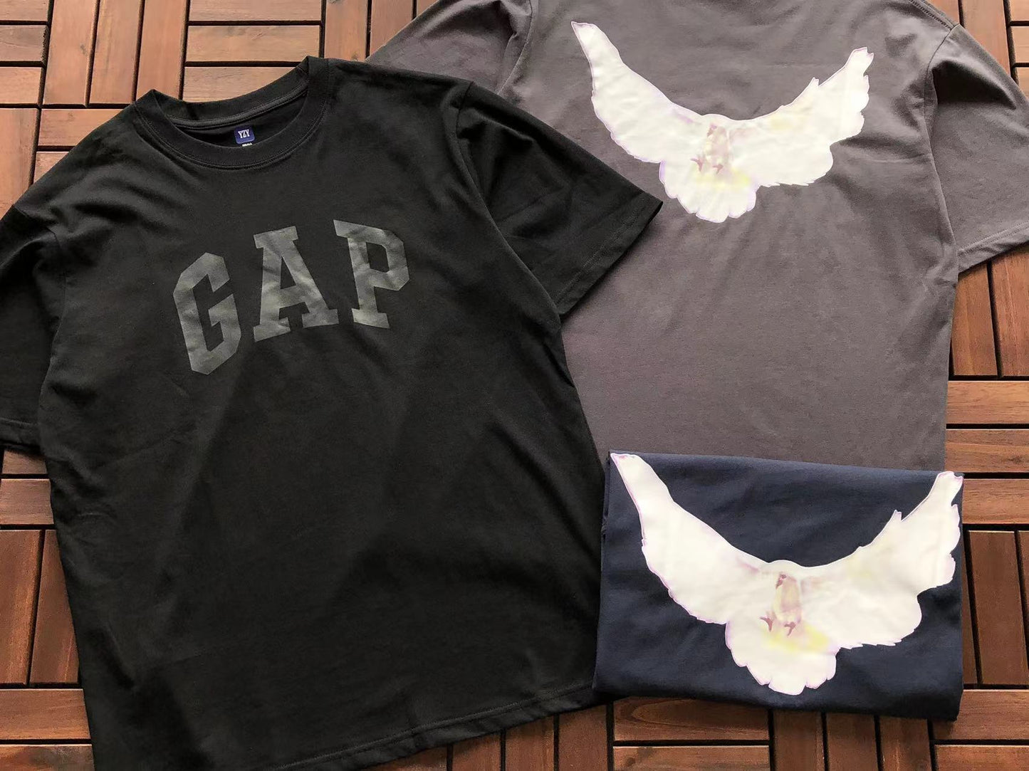 Camiseta Yeezy "Yeezy x GAP Dove No Seam Dark Grey"